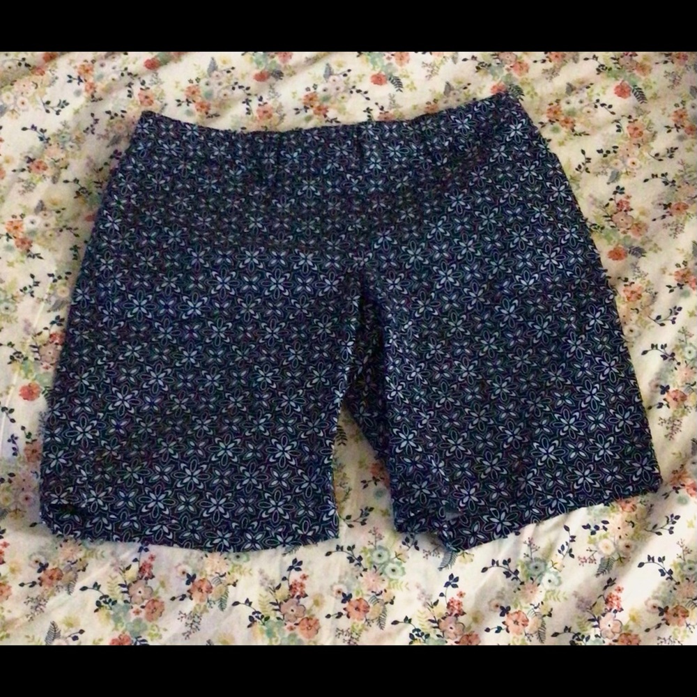 *NEW* Lands End 4p mid - rise shorts